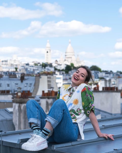 300 000 ans, Manon Bril