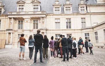 Du chantier à l'exposition "Couronner le ciel"