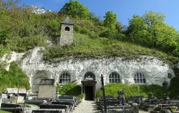 Ouverture de l'unique église troglodyte en Île-de-France