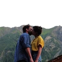 Tout contre la terre
