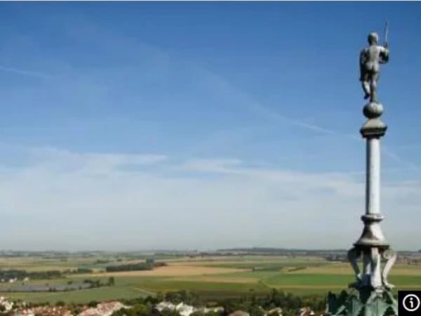 Couronner le ciel, épis de faîtage et décors de toiture de la Renaissance française